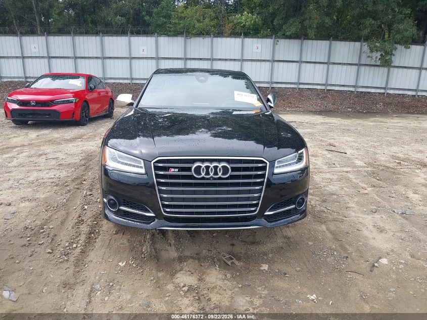 AUDI S8 - zdjęcie 12