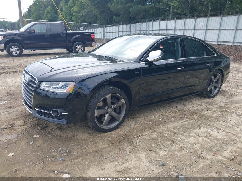 AUDI S8 - zdjęcie 2