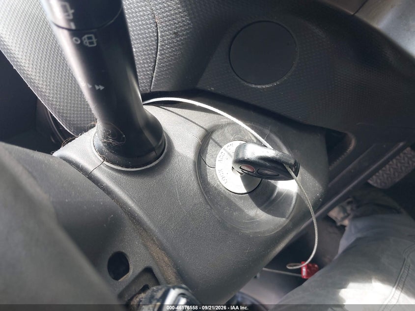 2011 SCION XD · Фото 11