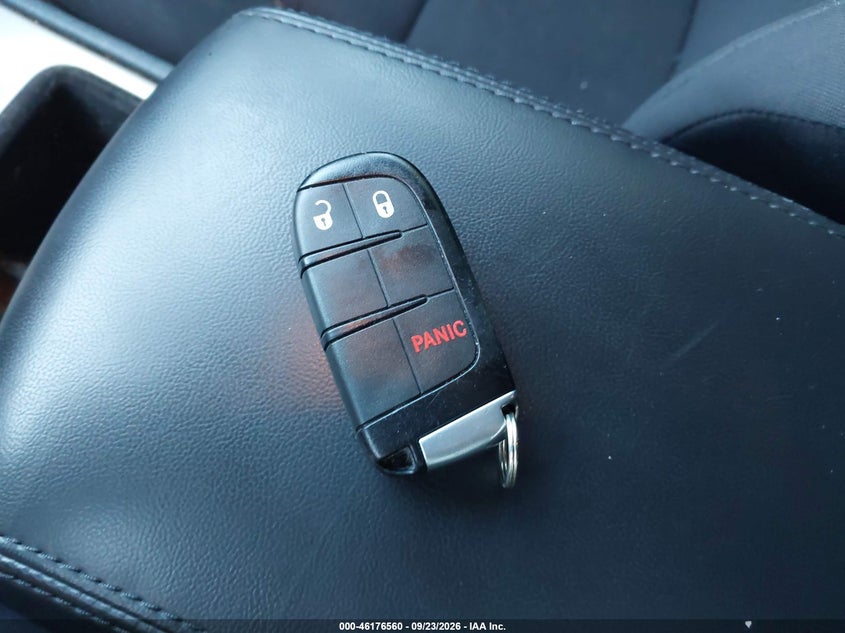 JEEP GRAND CHEROKEE - zdjęcie 11
