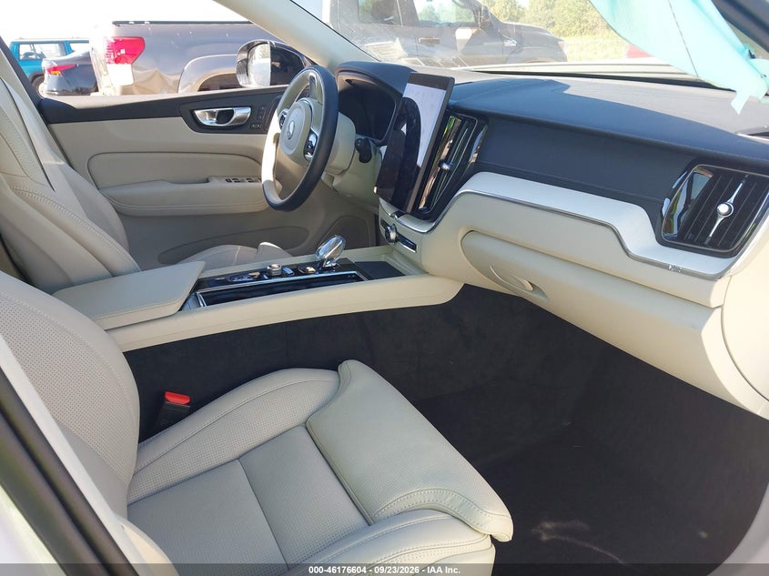 2026 VOLVO XC60 B5 ULTRA · Фото 5
