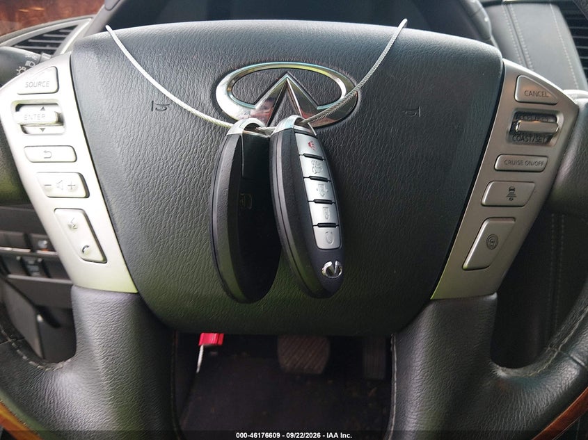 2017 INFINITI QX80 · Фото 11