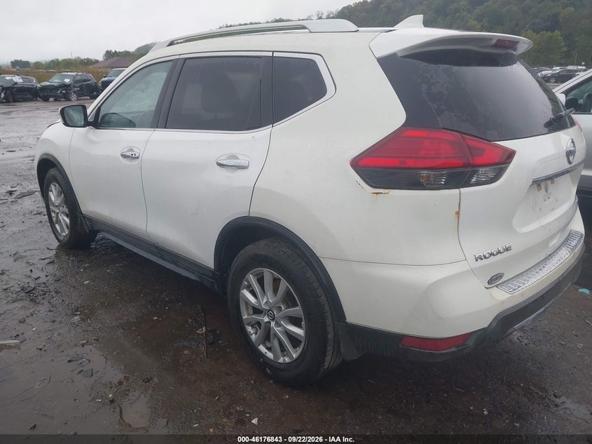 2017 NISSAN ROGUE SV · Фото 3