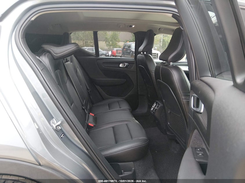 VOLVO XC40 2019 VIN YV4162UKXK2139146