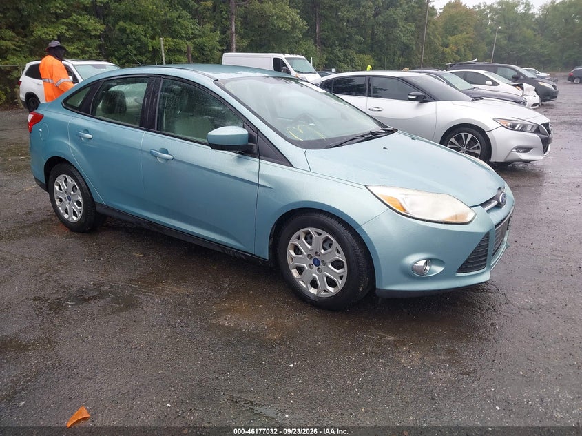 Vin: 1fahp3f21cl247013, lot: 46676892, ford focus se 2012 img_1