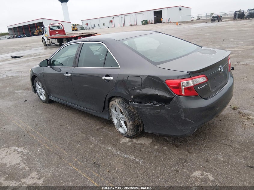 Vin: 4t1bf1fk1cu136779, lot: 46677000, toyota camry se 20123