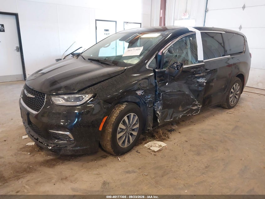 Vin: 2c4rc1l72pr611807, lot: 46677164, chrysler pacifica hybrid touring l 20232