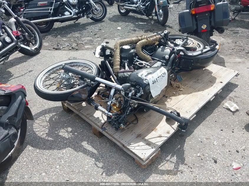 HARLEY-DAVIDSON FXSTBI 2005