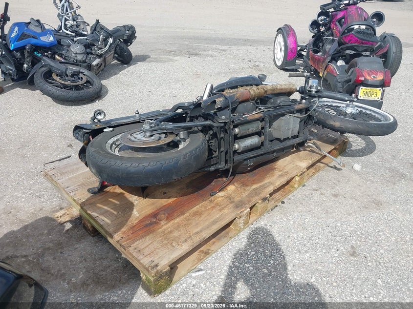HARLEY-DAVIDSON FXSTBI 2005
