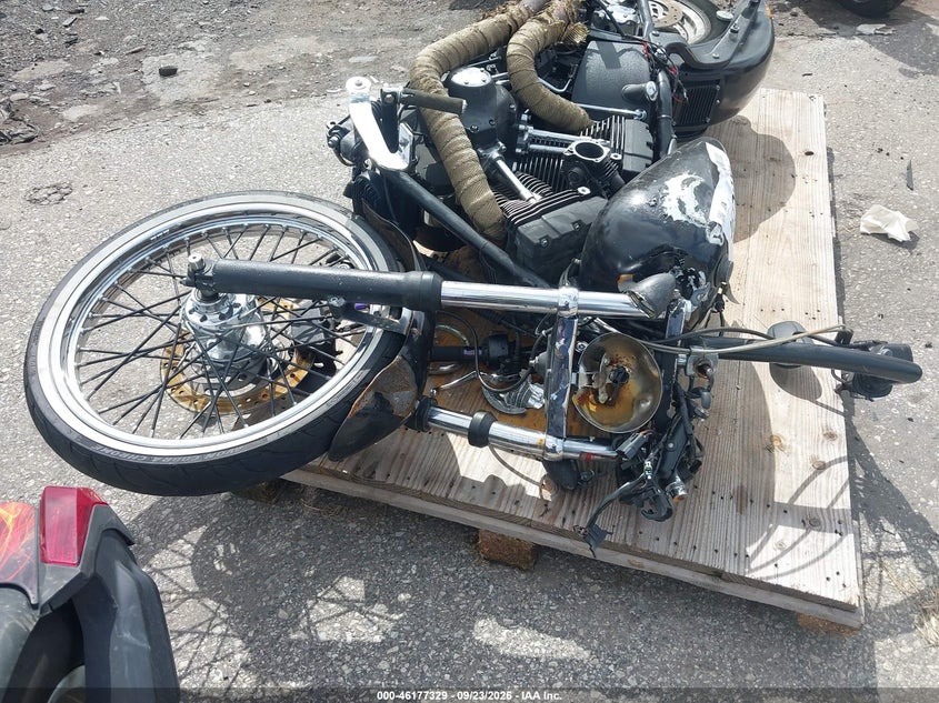 HARLEY-DAVIDSON FXSTBI 2005