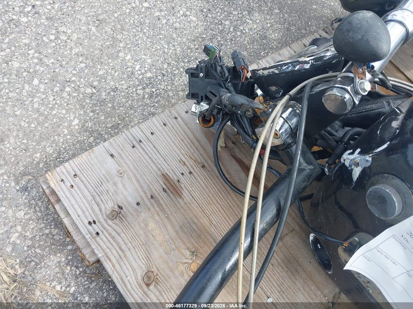HARLEY-DAVIDSON FXSTBI 2005