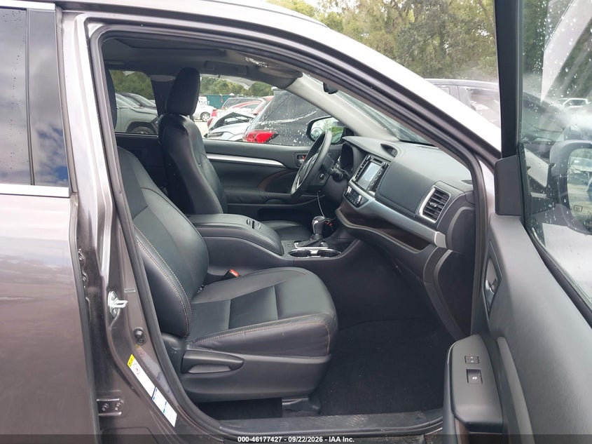 TOYOTA HIGHLANDER - zdjęcie 5