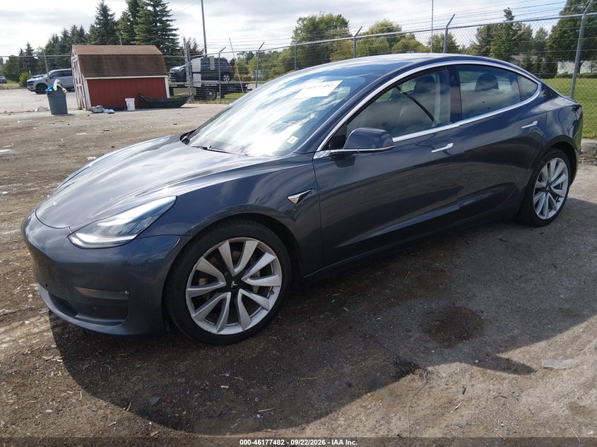 TESLA MODEL 3 - zdjęcie 2