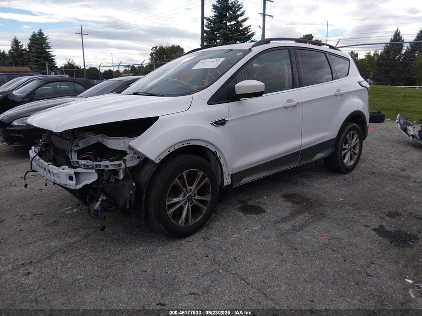 Vin: 1fmcu9gd5juc75397, lot: 46677493, ford escape se 20182