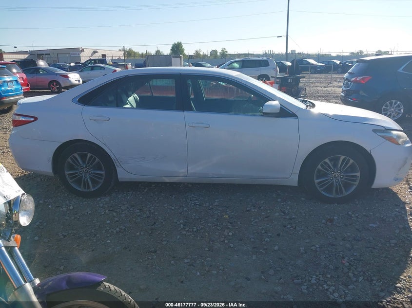 TOYOTA CAMRY - zdjęcie 13