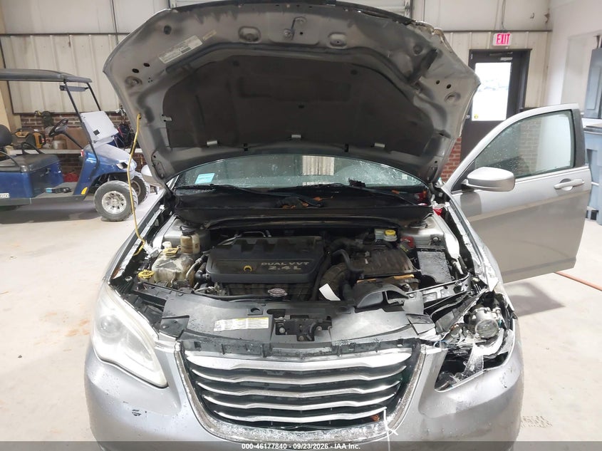 2013 CHRYSLER 200 TOURING · Фото 10