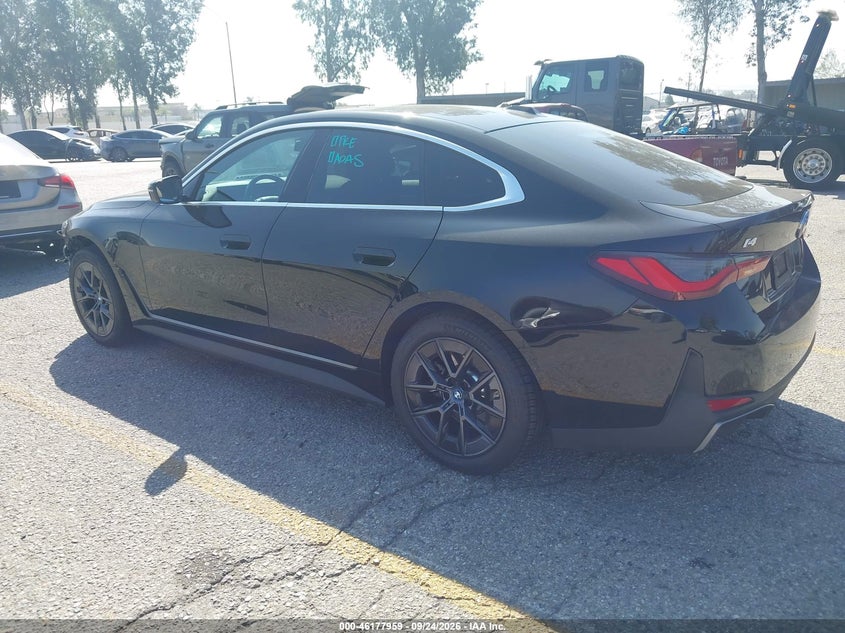 Vin: wby43aw03pfr17199, lot: 46677819, bmw i4 edrive35 20233