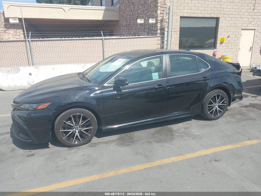 Vin: 4t1g11ak8nu666861, lot: 46677972, toyota camry se 20222