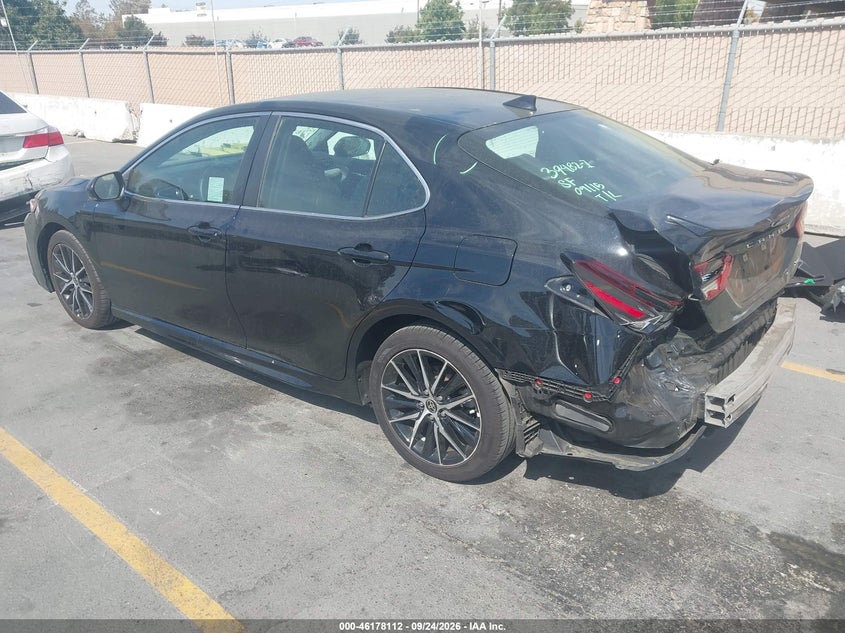 Vin: 4t1g11ak8nu666861, lot: 46677972, toyota camry se 20223