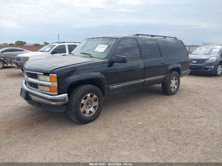 1999 Chevrolet Suburban 1500 Lt, Right Front, IAAI, VIN 3GNFK16RXXG229881 — photo 2