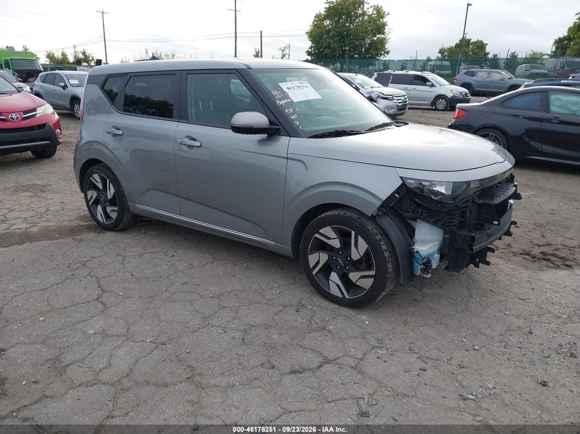 Vin: kndj53au6p7845929, lot: 46678111, kia soul gt-line 2023 img_1