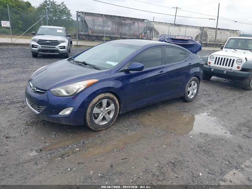 2013 Hyundai Elantra Gls, Rear, IAAI, VIN 5NPDH4AE3DH368127 — photo 2