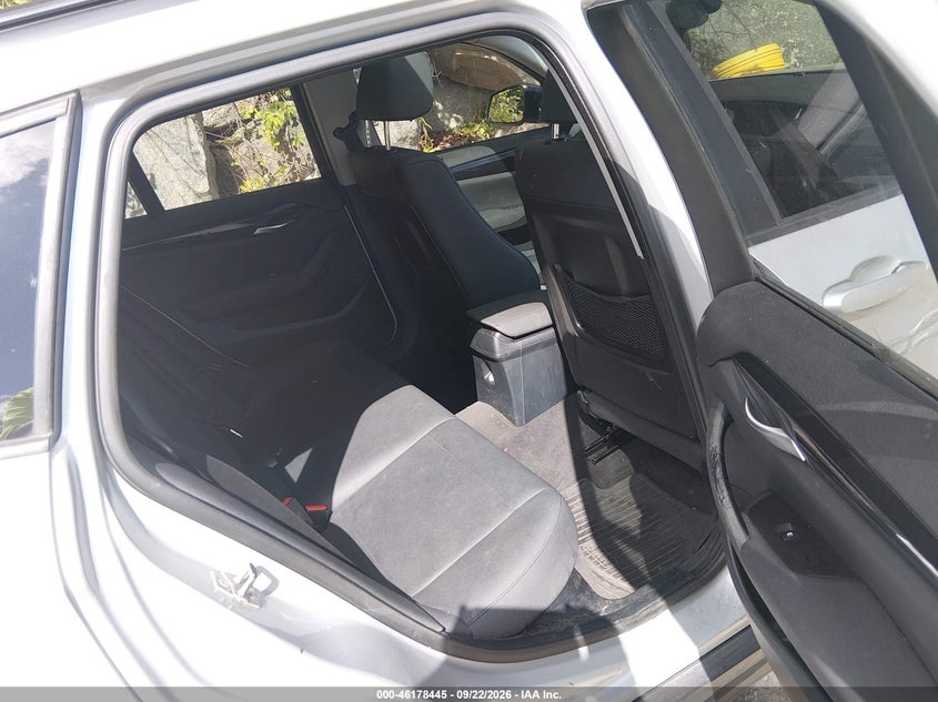 BMW X1 2013 VIN WBAVL1C51DVR92097
