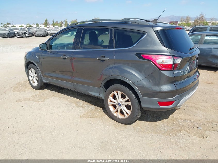 Vin: 1fmcu0gd6jud29690, lot: 46678554, ford escape se 20183