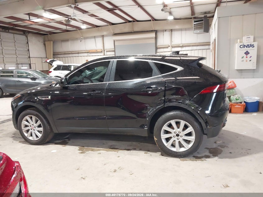 JAGUAR E-PACE - zdjęcie 14