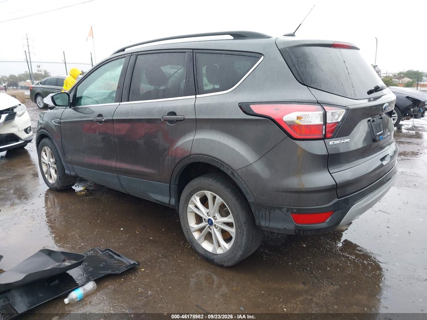 Vin: 1fmcu9gd5juc40505, lot: 46678842, ford escape se 20183