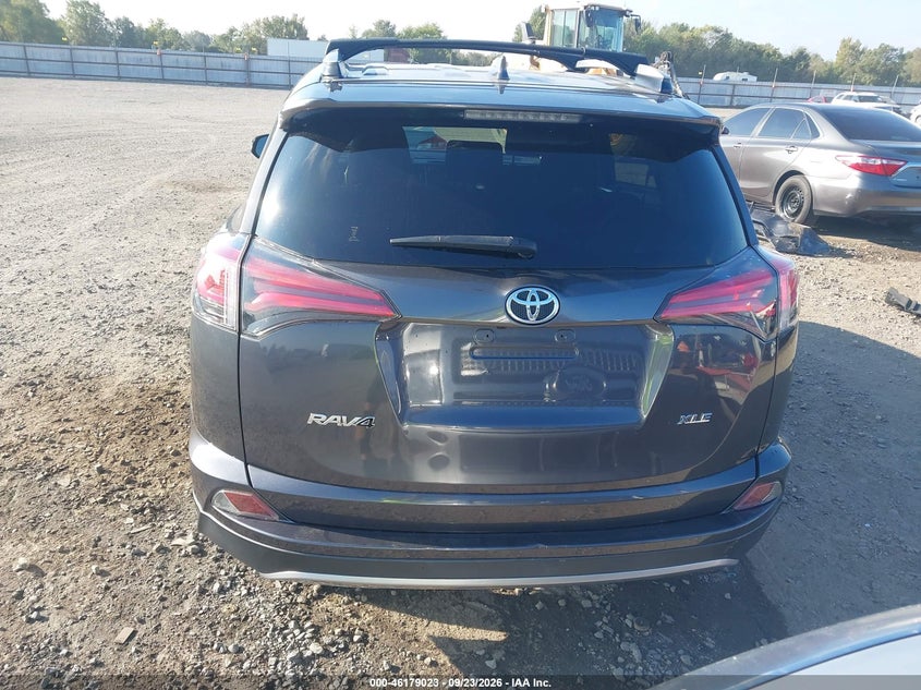 TOYOTA RAV4 - zdjęcie 17