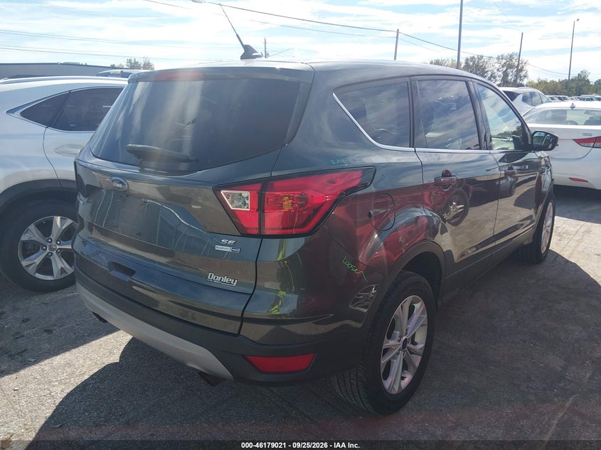Vin: 1fmcu9gd2kua94758, lot: 46678885, ford escape se 20194
