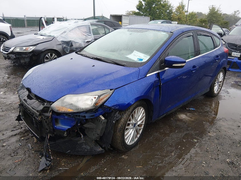 2014 Ford Focus, Left Side, IAAI, VIN 1FADP3N24EL285662 — photo 2