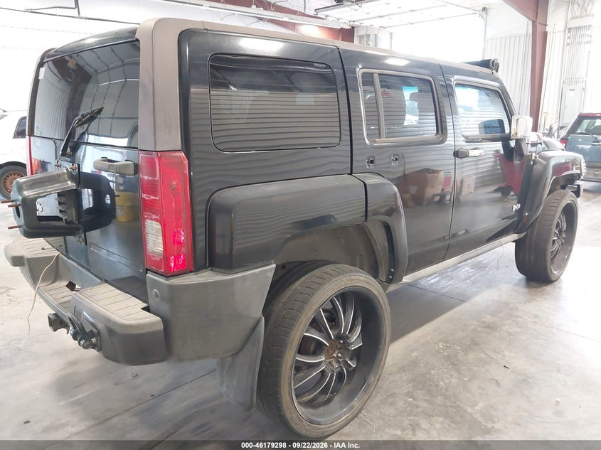 2007 HUMMER H3 SUV · Фото 4