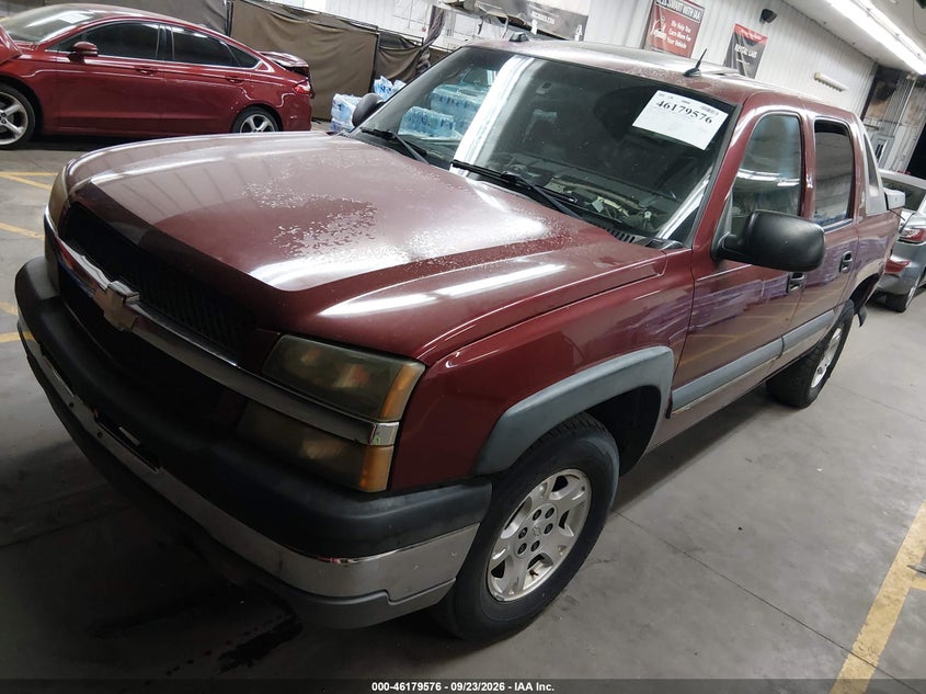2004 Chevrolet Avalanche 1500, Rear, IAAI, VIN 3GNEK12T94G212689 — photo 2