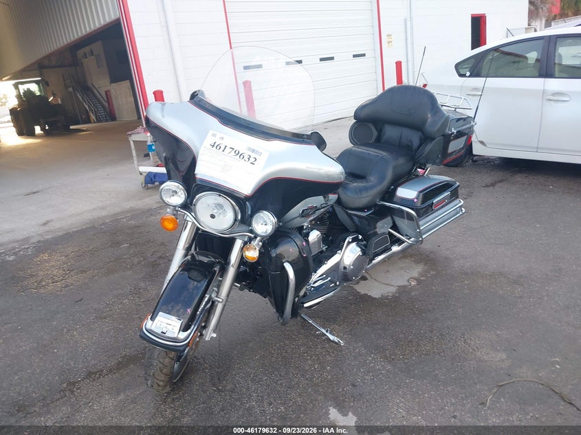 HARLEY-DAVIDSON FLHTCU 2010