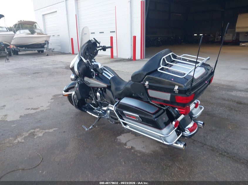 HARLEY-DAVIDSON FLHTCU 2010