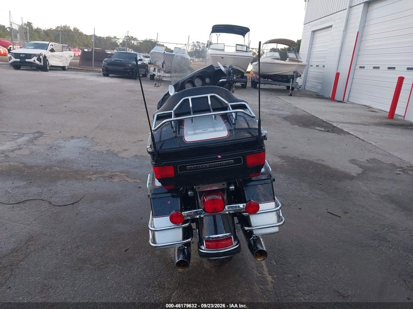 HARLEY-DAVIDSON FLHTCU 2010