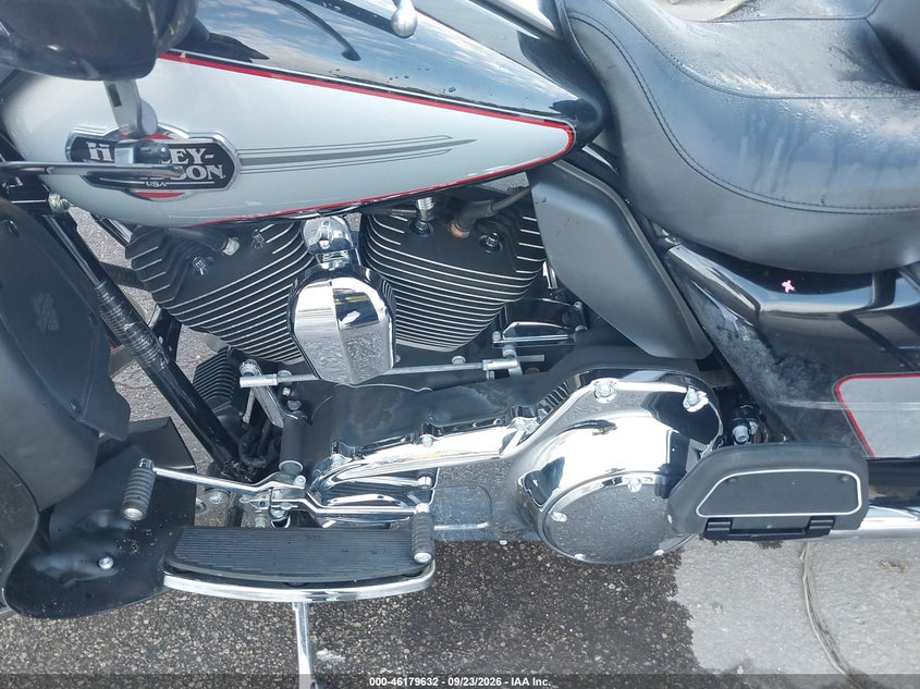 HARLEY-DAVIDSON FLHTCU 2010