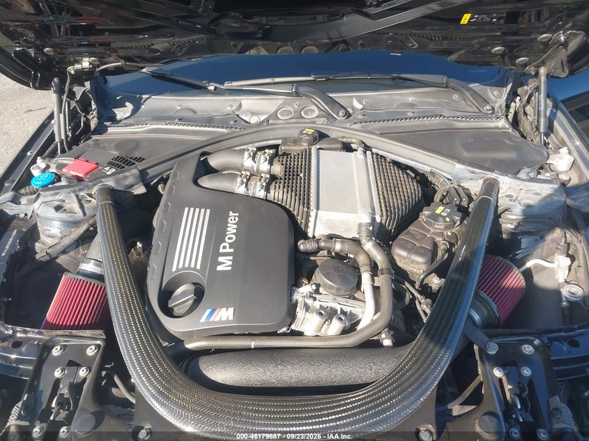 BMW M4 - zdjęcie 10