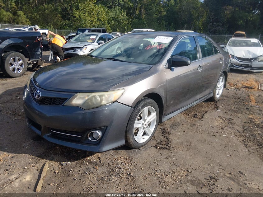 Vin: 4t1bf1fk0eu766697, lot: 46679579, toyota camry se 20142