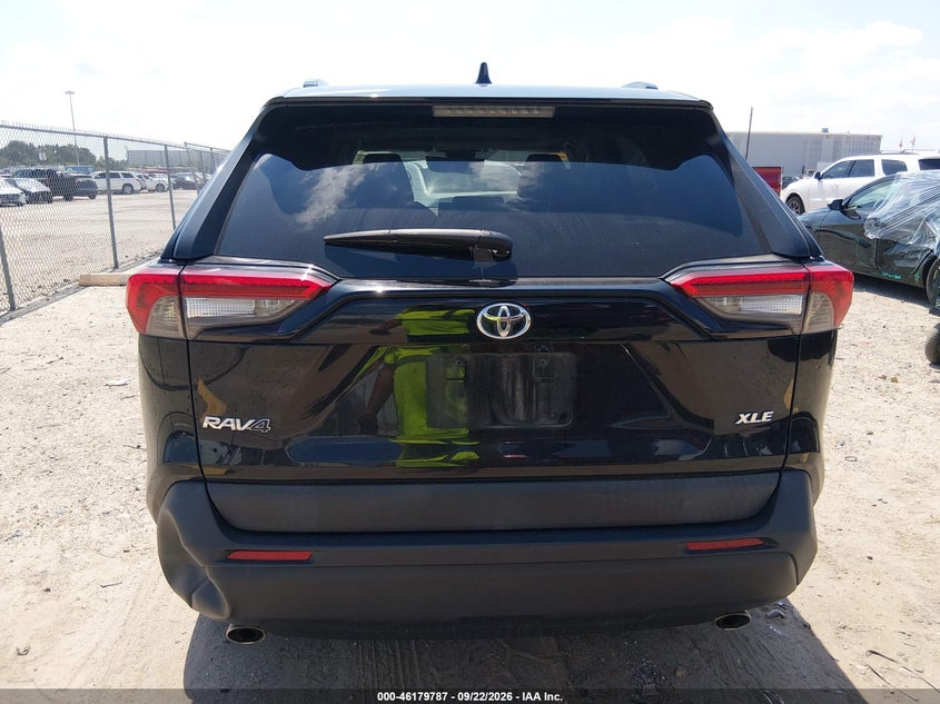 TOYOTA RAV4 - zdjęcie 16