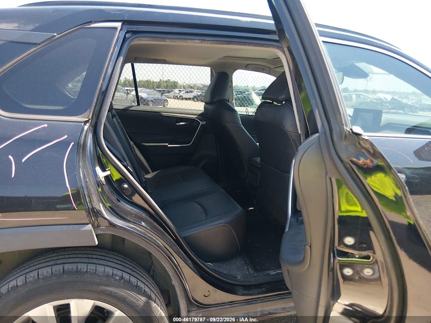 TOYOTA RAV4 - zdjęcie 8