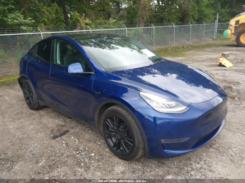 TESLA MODEL Y - zdjęcie 1