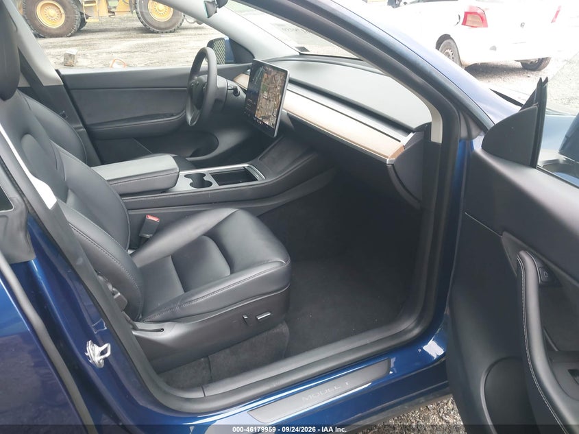 TESLA MODEL Y - zdjęcie 5