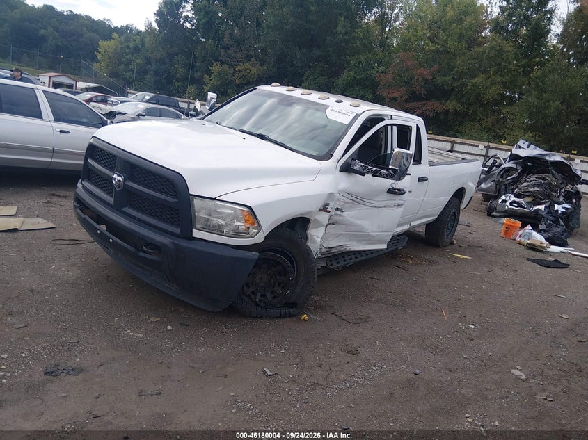 Vin: 3c6ur5hl5jg161001, lot: 46679864, ram 2500 tradesman  4x4 8' box 20182