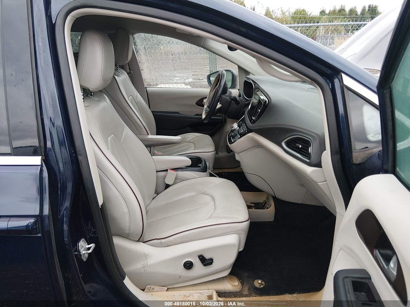 CHRYSLER PACIFICA 2017 VIN 2C4RC1GG0HR633459