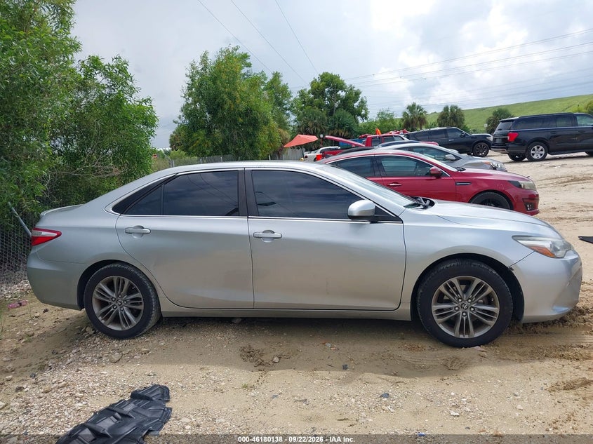 TOYOTA CAMRY - zdjęcie 13