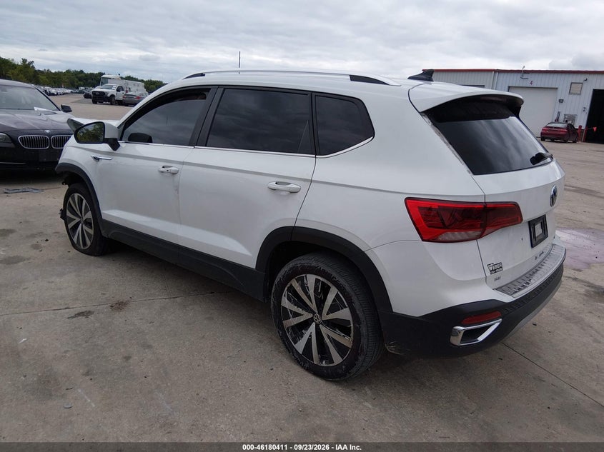 Vin: 3vvyx7b20nm075440, lot: 46680271, volkswagen taos 1.5t se 20222
