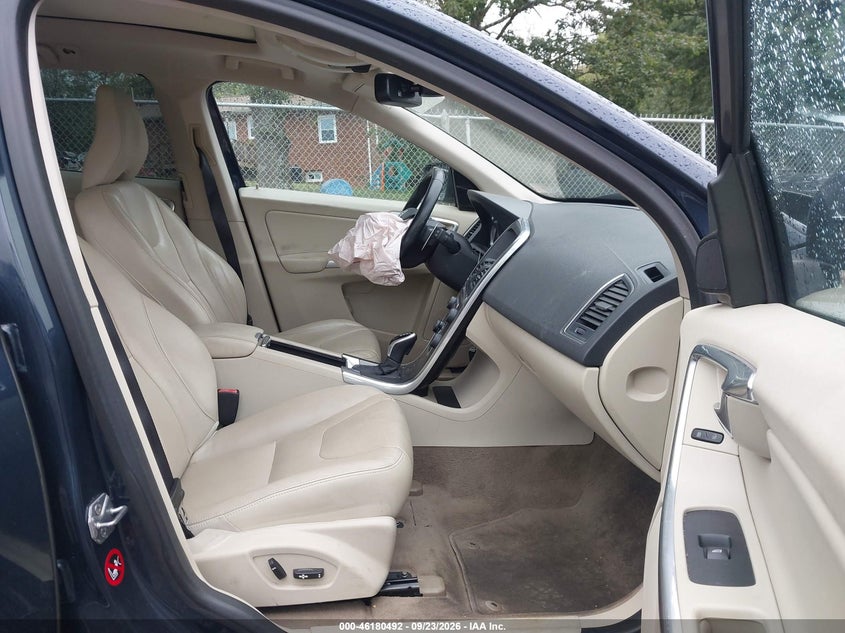 VOLVO XC60 2015 VIN YV4902RC7F2580048